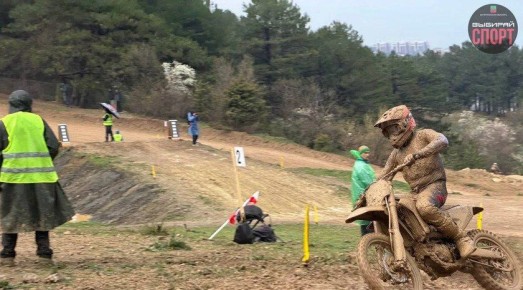 Чемпион мира по боксу провел в селе Осипенко мастер-класс для юных спортсменов
