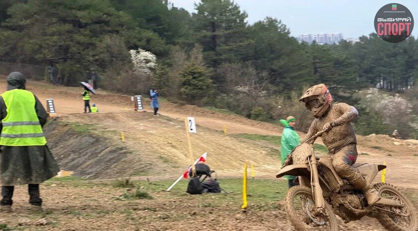 Чемпион мира по боксу провел в селе Осипенко мастер-класс для юных спортсменов