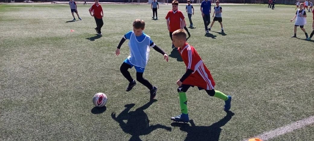 В Бердянске прошёл городской турнир по футболу среди школьников ко Дню космонавтики