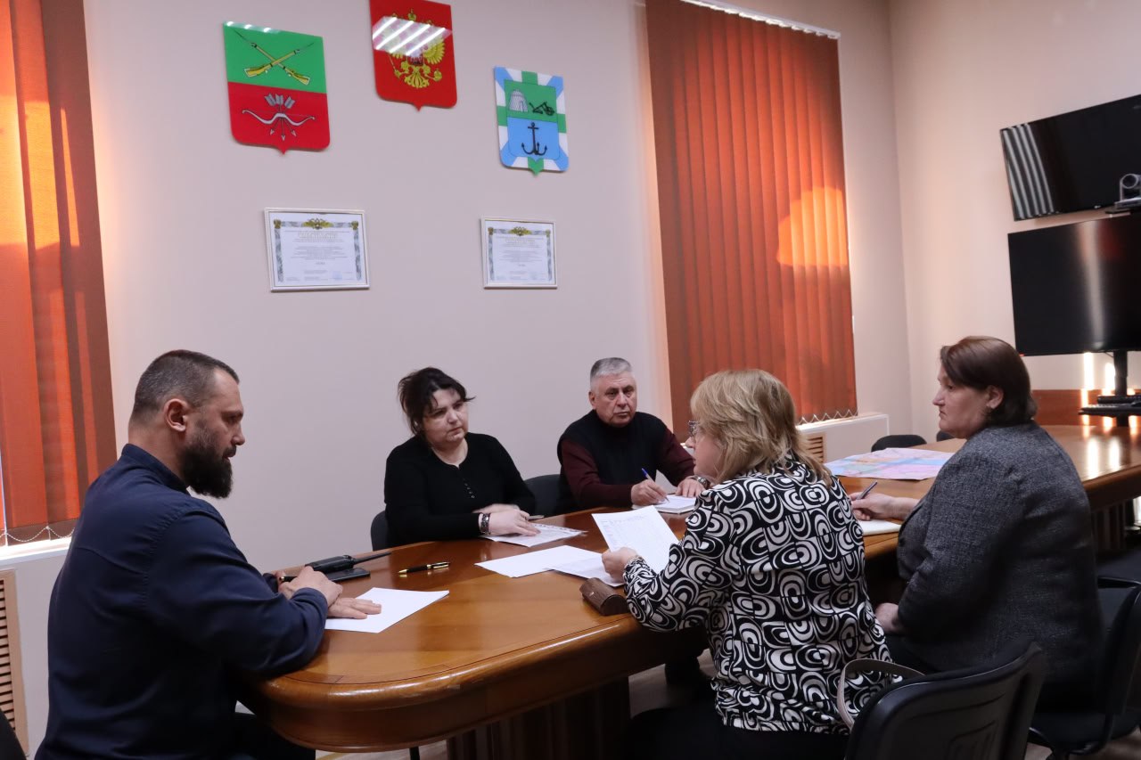 Доступность социальных услуг: в администрации округа обсудили новые возможности для сельских жителей