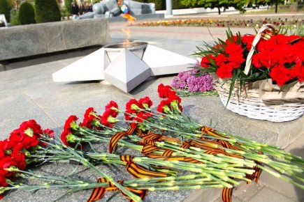 Транспортные полицейские возложили цветы к Вечному огню в Мелитополе