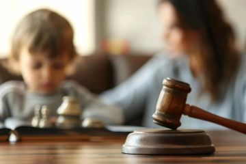 Нерадивую мать двоих маленьких девочек лишили родительских прав