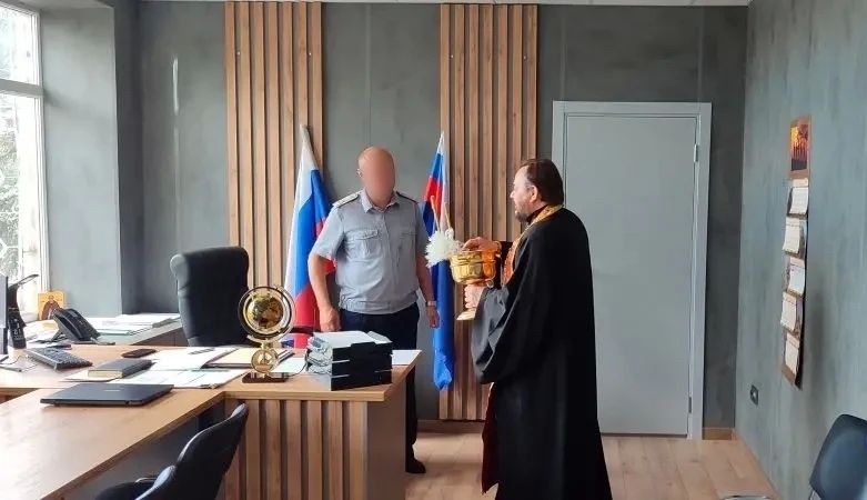 В исправительной колонии № 2 освятили административное здание и служебные кабинеты