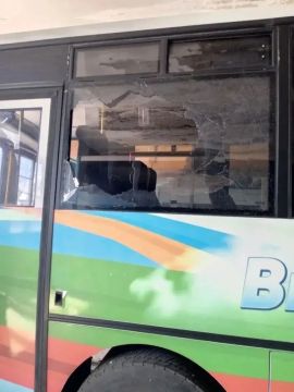 Беспилотный летательный аппарат противника атаковал пассажирский автобус, следовавший по маршруту «Бердянск — Берестовое — Андреевка»