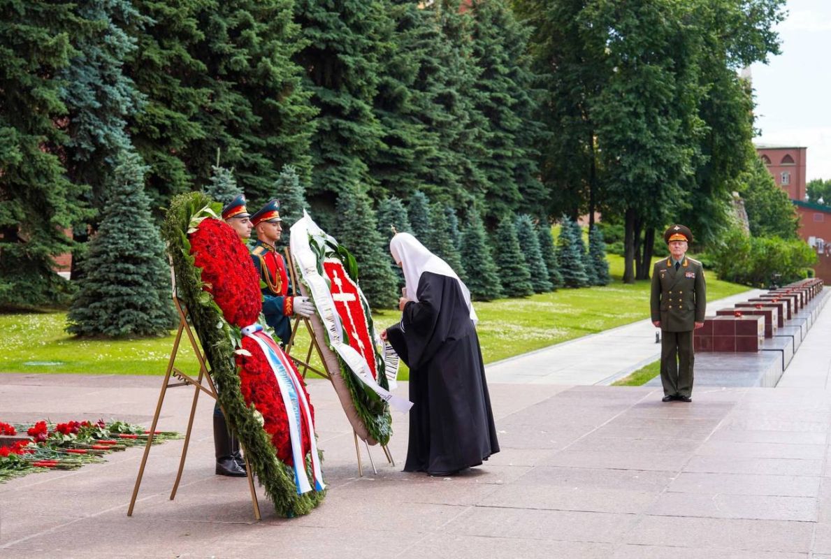 #Слово_Священноигумена. Отмечая сегодняшнюю скорбную дату нашей истории, мы не можем не задумываться о том, как развивается человеческая история и какая страшная борьба добра со злом её наполняет