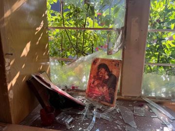 В Бердянске Запорожской области поврежден из-за удара дрона ВСУ по находившейся рядом фуре — власти