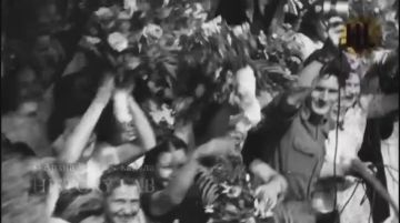 21 июля 1945г. - на Белорусский вокзал с лозунгом "Мы из Берлина" прибыл первый эшелон с Воинами-Победителями!