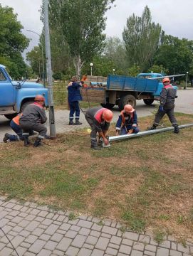 На бульваре Гайдара заменены аварийные опоры освещения