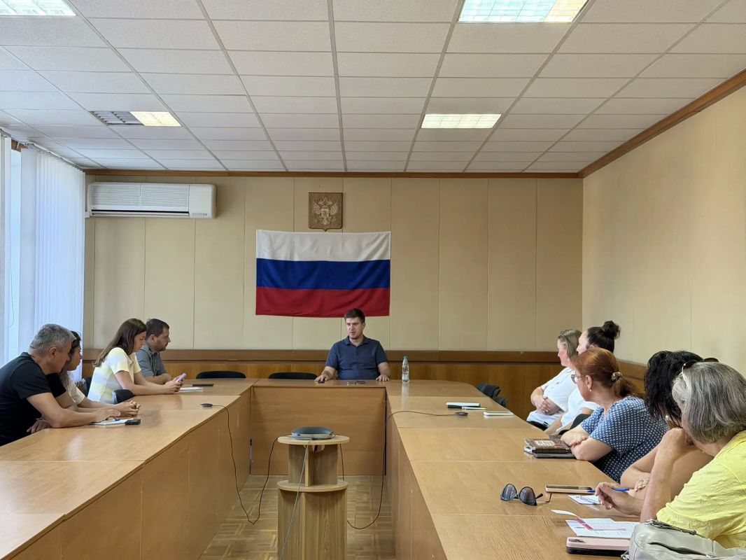 Руководитель Центра «Мой бизнес» Запорожской области Александр Титов провел встречу с предпринимателями туристической сферы Бердянска при поддержке Администрации Бердянского муниципального округа