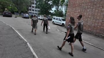 Команда Молодежка Народного фронта оказывает адресную помощь жителям Бердянска