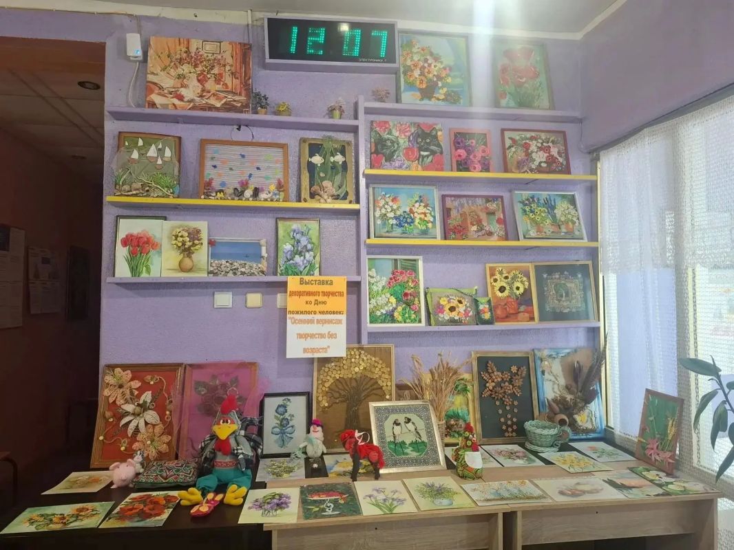В МКУ ЦКиД «Современник» города Бердянска проходит выставка декоративного творчества