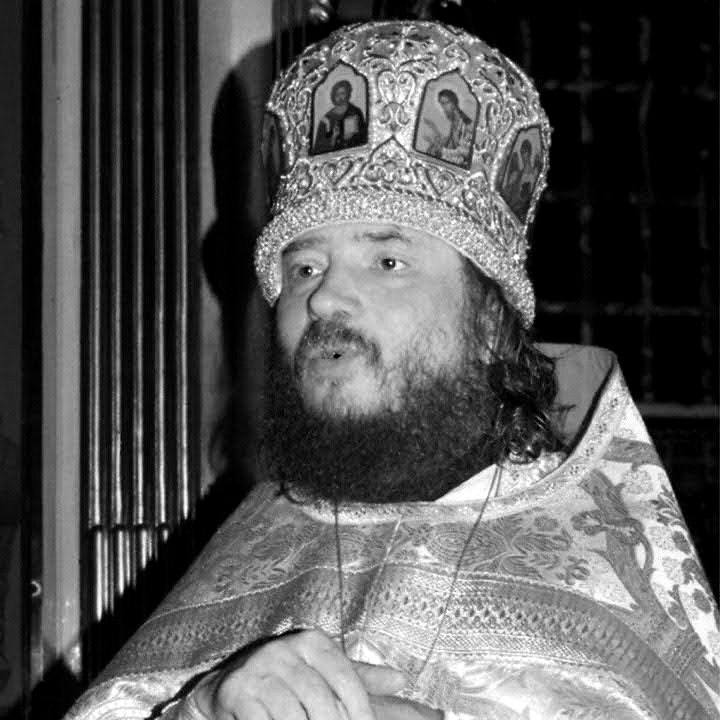 "Святых нет на земле, на Небе все