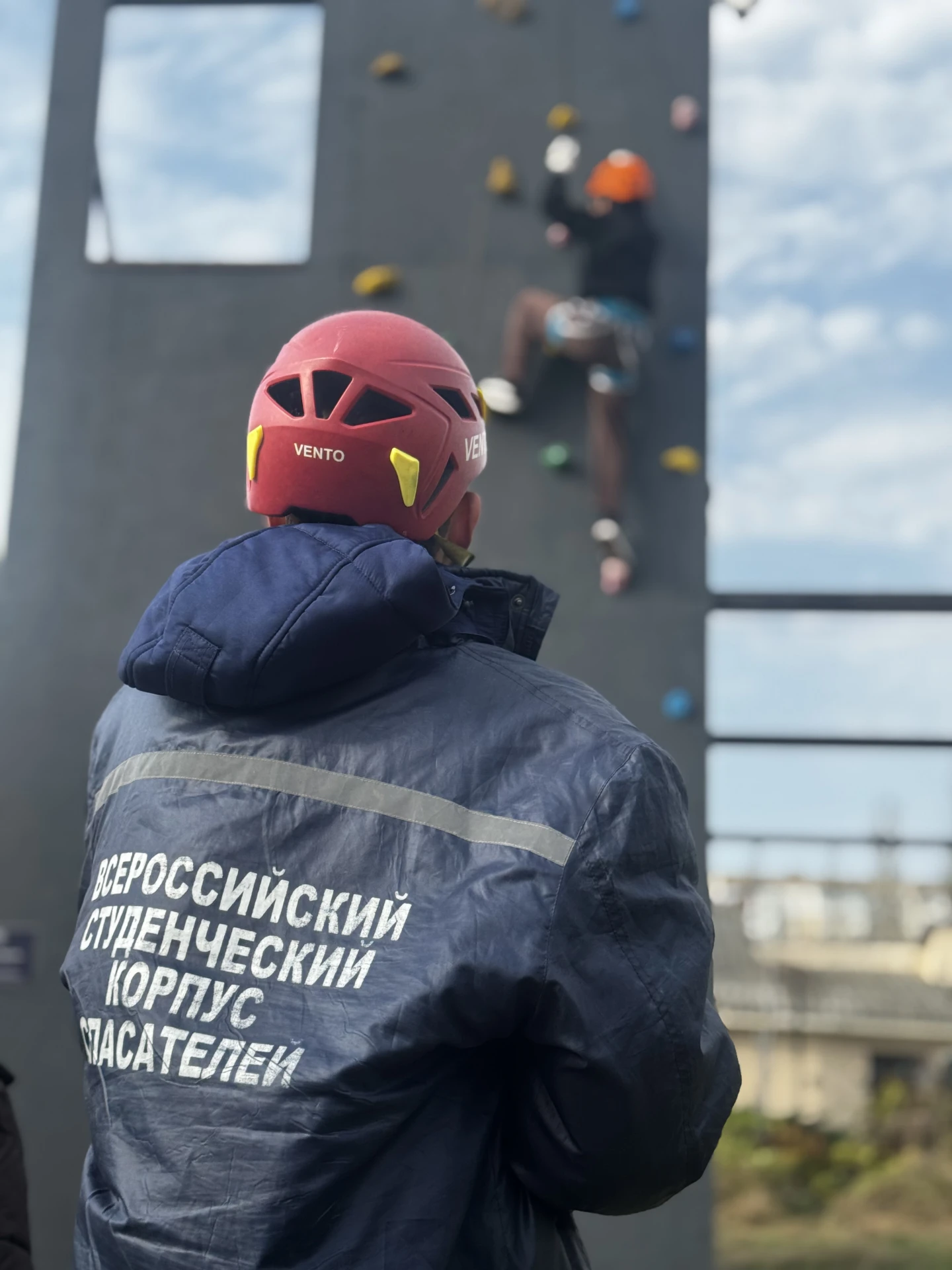 Всё выше, и выше, и выше!. Пока ещё погода позволяет, проводим занятия по высотной подготовке для наших добровольцев